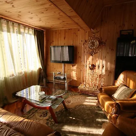 Uyedineniye Resort Lugi